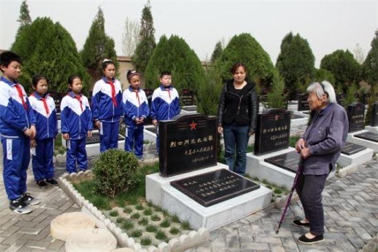 三八妇女节巾帼英雄人物,三八妇女节致敬各条战线巾帼英雄