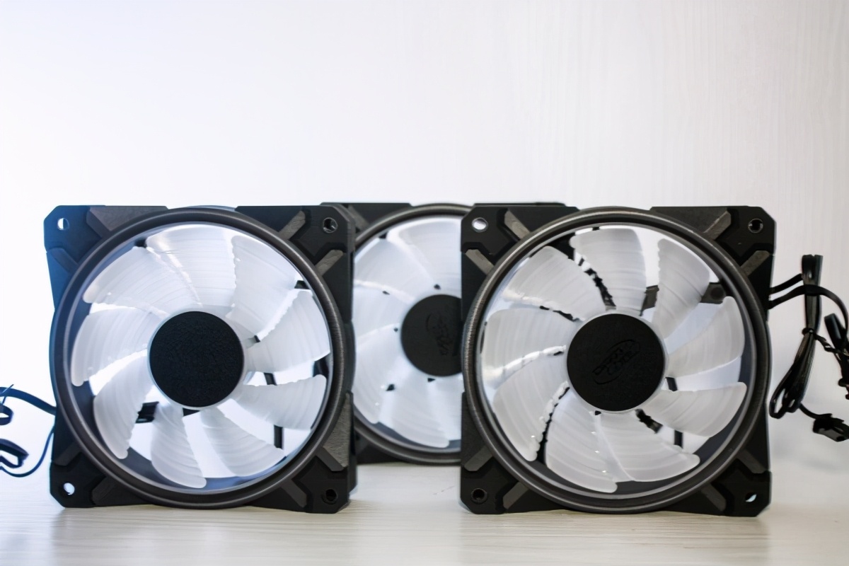 让你的主机更加炫酷，九州风神CF120Plus风扇装机体验