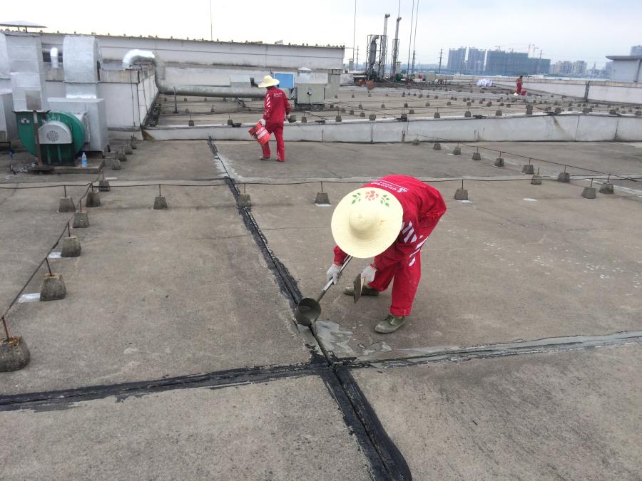 旧屋面翻修防水施工方案,旧屋面防水保温的翻新方案