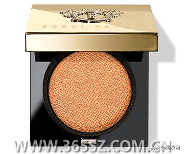 浓黑眼线,眼妆黑色粗眼线