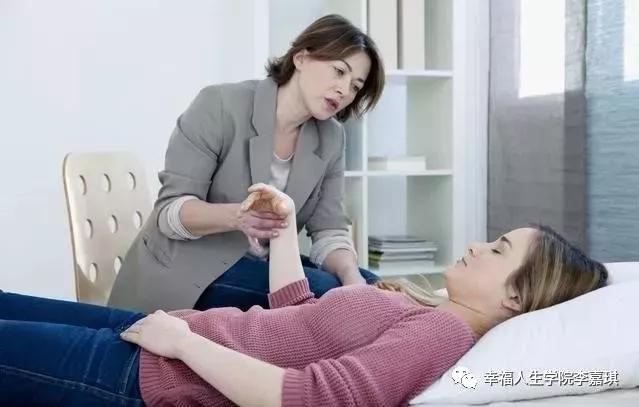 催眠临床心理治疗技巧,催眠疗法治疗抑郁症效果如何