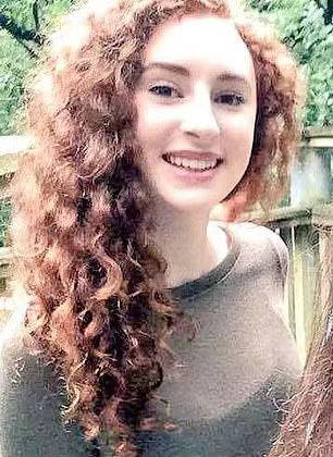 剑桥19岁美女高材生离奇发狂高空跳机,葬身猛兽横行的非洲丛林