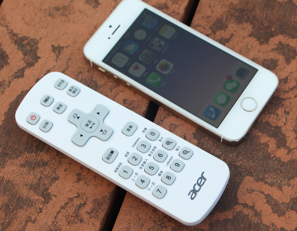 实用才是大面子,100吋无屏电视来啦-AcerH5382BD投影机测评