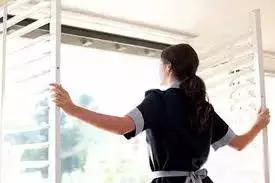 冬日里的漂亮准妈妈