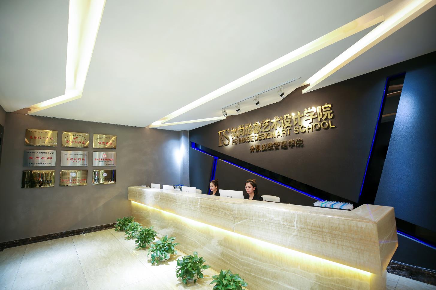 学化妆美甲美睫培训学校,西安美甲培训学校哪个好