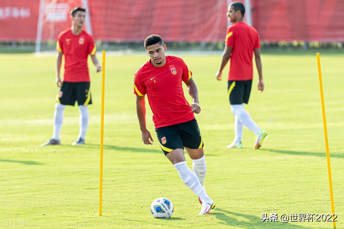 国足最强阵容与澳一战结果如何,国足今天比赛的首发阵容