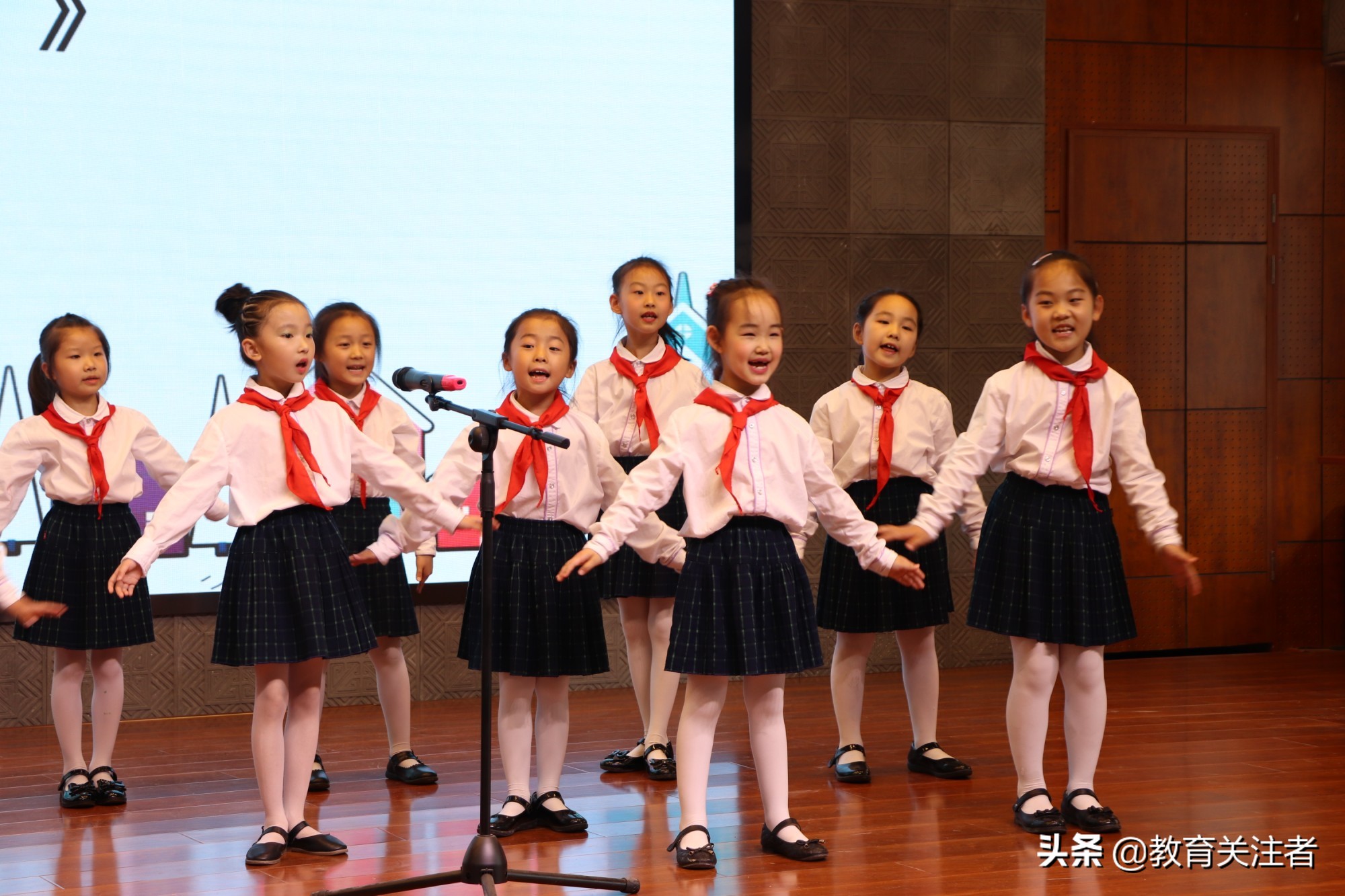 真知真学真成长—建设路小学隆重举行“暖记忆”课程嘉年华活动