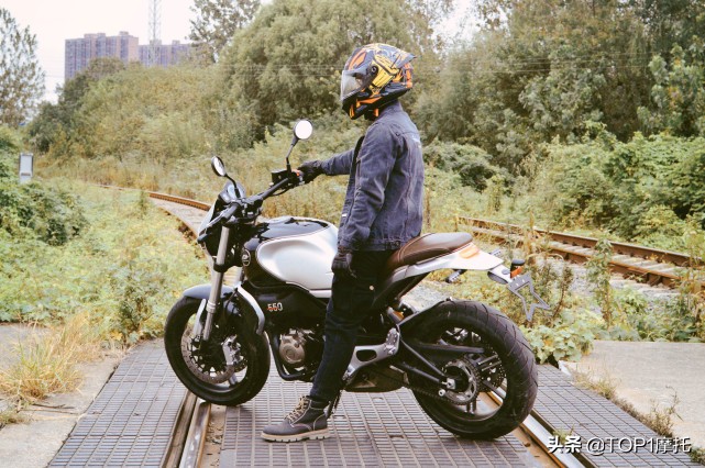 qjmotor逸550性能测评,qjmotor逸550复古摩托评测