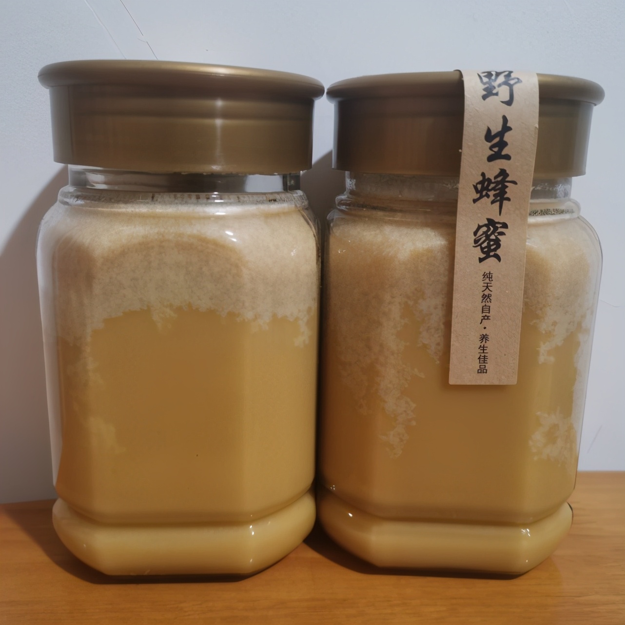 蜂蜜怎么鉴别真假蜜蜂,蜂农从蜂巢里取出来的蜂蜜会假吗