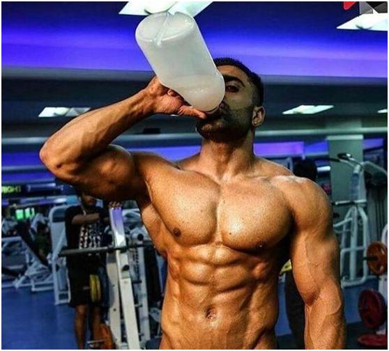 瘦子健身该喝蛋白粉还是增肌粉,健身每日摄入不够可以喝增肌粉吗