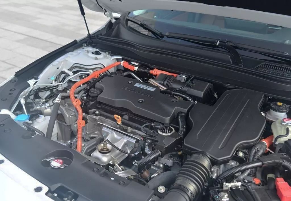 本田雅阁和日产天籁怎么选,日系天籁雅阁凯美瑞谁最强