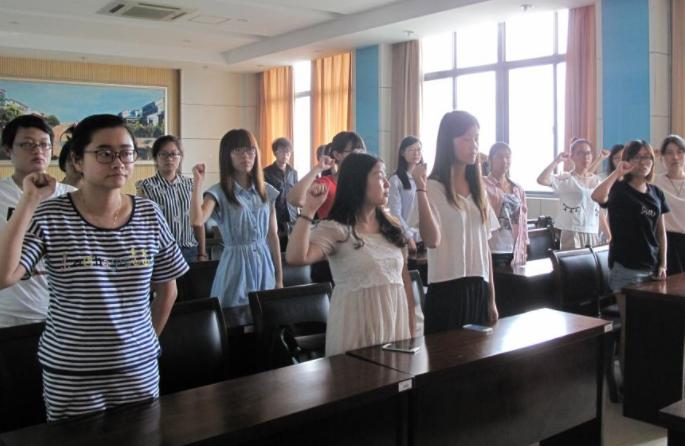 大学生入党必须满足各个要求吗,现在的大学生入党到底是为了什么