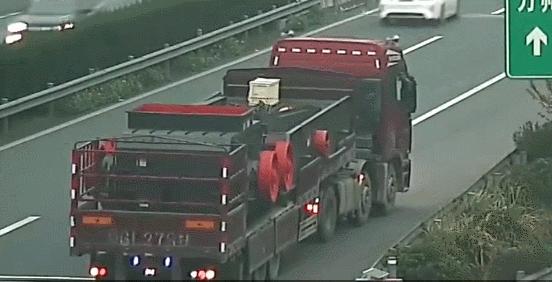 高速公路上的各种标志标线标牌,高速公路常见标志标线标牌