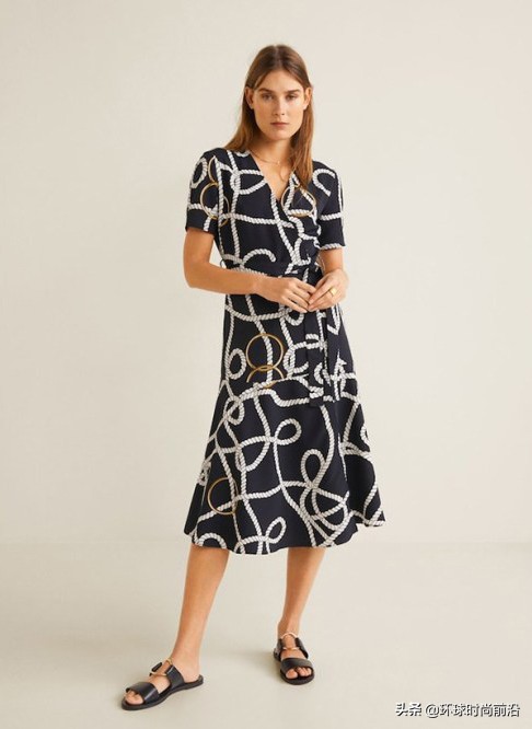 annawintour收入,annawintour很火吗