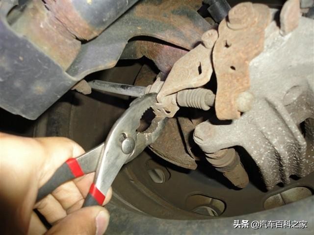 手刹拉线正确使用方法,手刹拉线什么情况需要更换