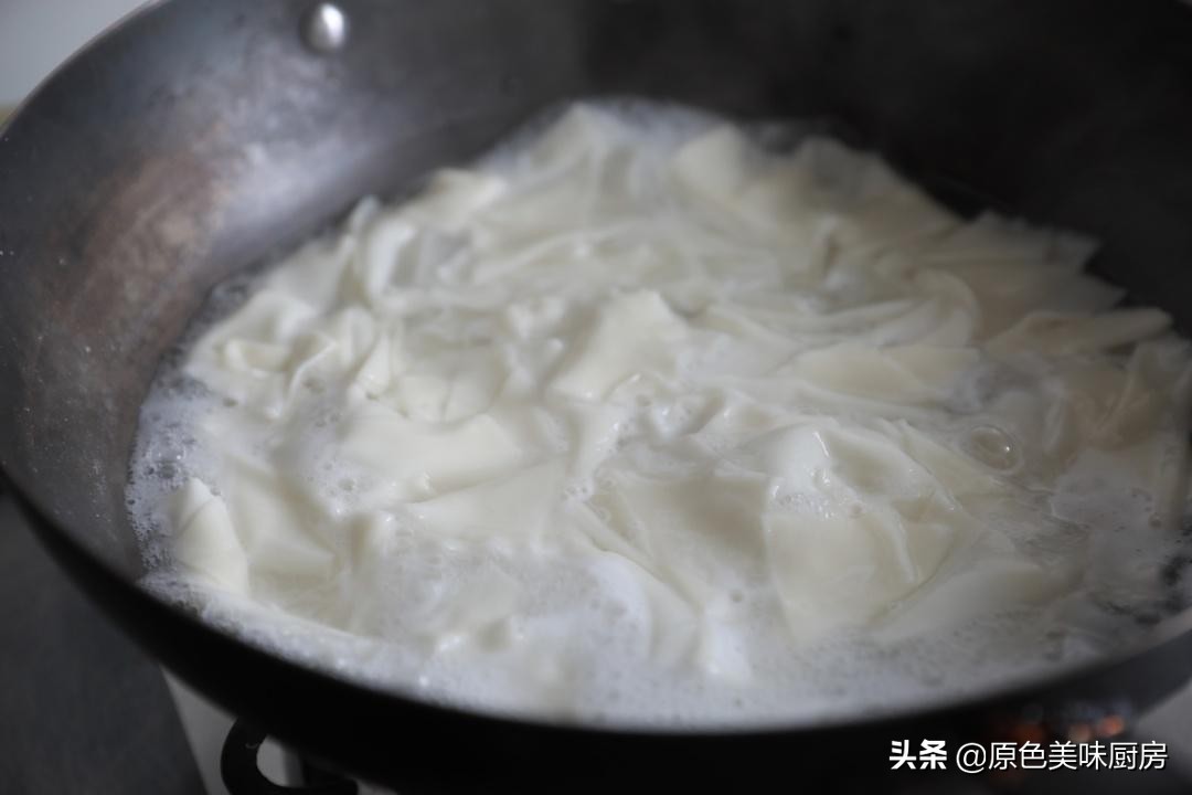 剩下的馄饨皮怎么做好吃不油炸,剩下的饺子皮和馄饨皮怎么办
