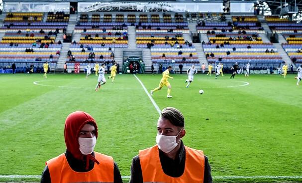 世界足坛名场面小罗,足坛十大惨案巴塞罗那8比2