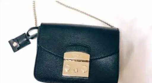 女生背什么牌子包包,三十多岁女人背什么牌子包包