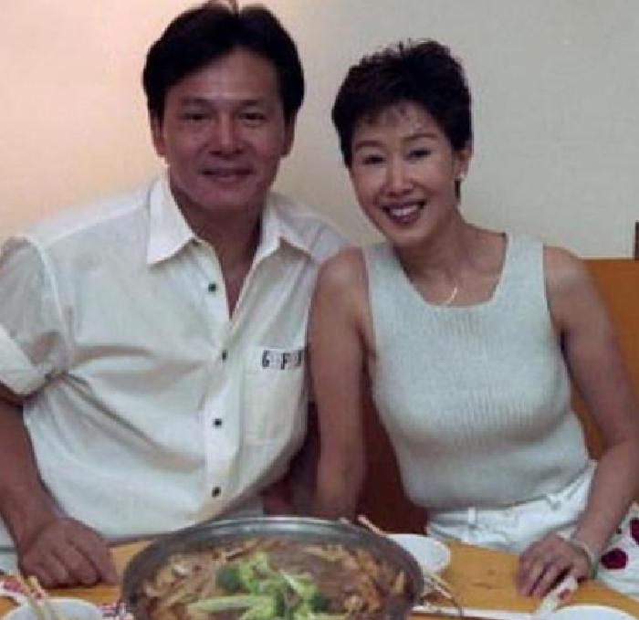 新白娘子传奇：剧中贵为状元夫人的碧莲，现实里被骗财骗色