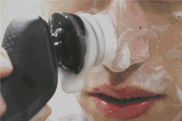 夏天晒黑的皮肤冬天不容易白回来,夏天晒黑了怎么白回来