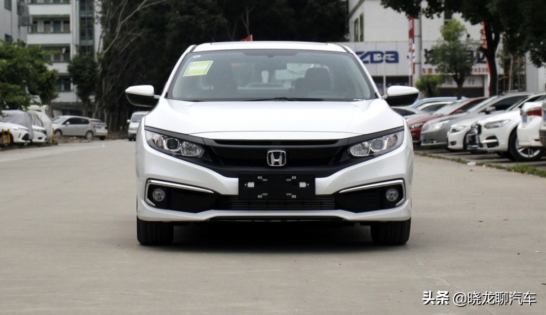 15.6万提了本田思域，开了半年后，车主：我只想说五个字