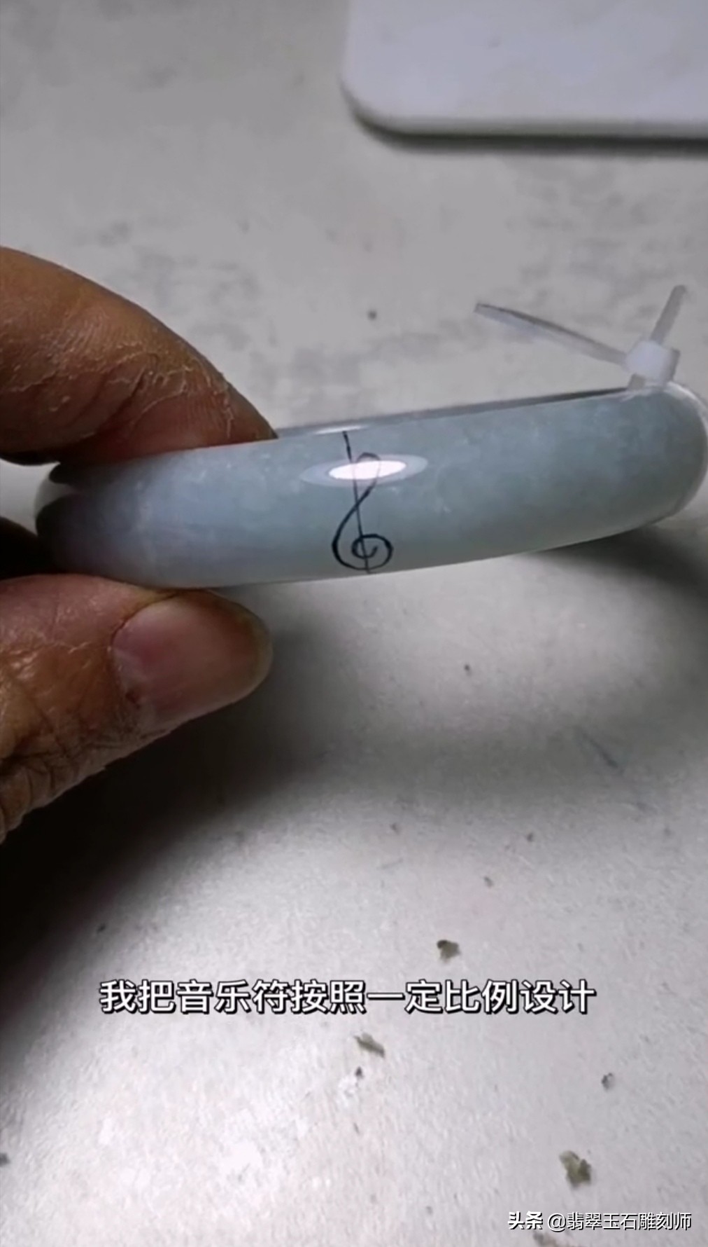 玉手镯断裂了值得修复吗,玉手镯裂了怎么修复