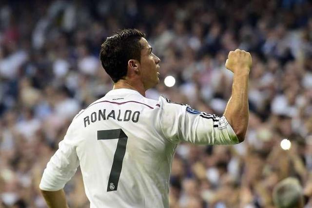 足球各球衣号对应的最佳的球员,足球每个球衣号码代表的球员