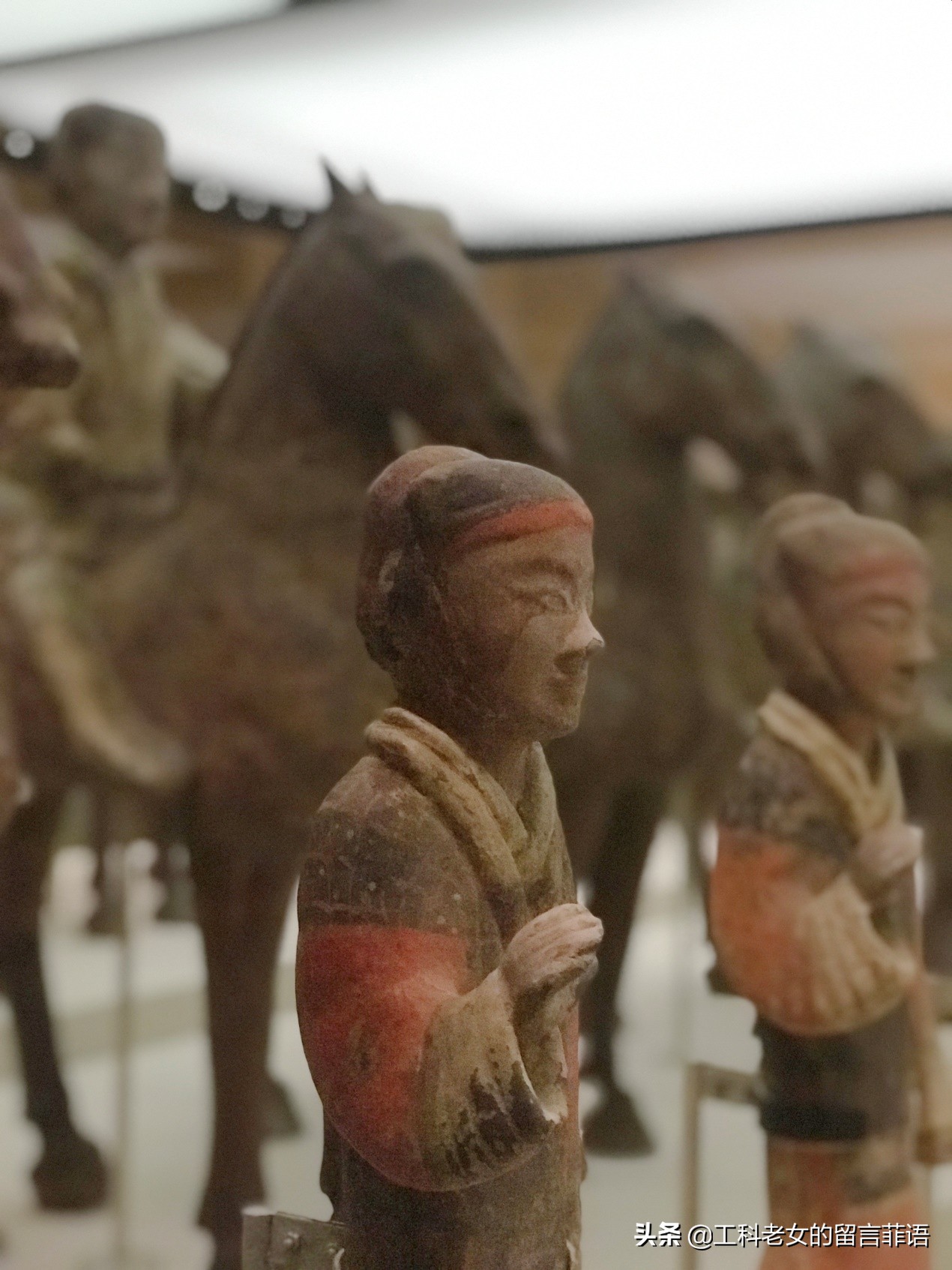 秦汉陶俑风格特色,汉唐陶俑艺术欣赏图片