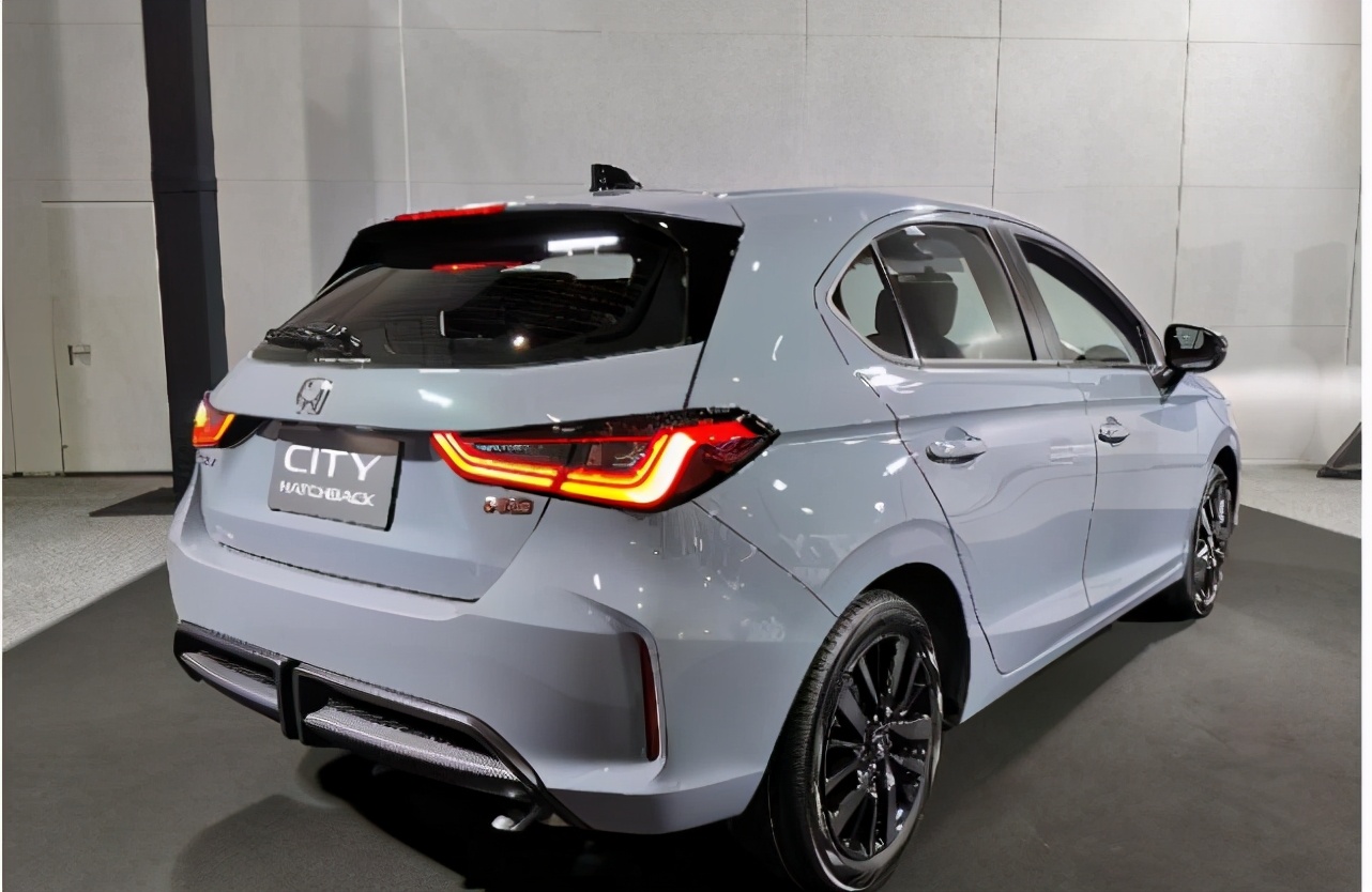 本田一代飞度七座,本田飞度两厢最新款