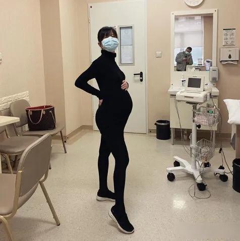 papi酱只是晒了个娃，就被1000万人骂上了热搜？