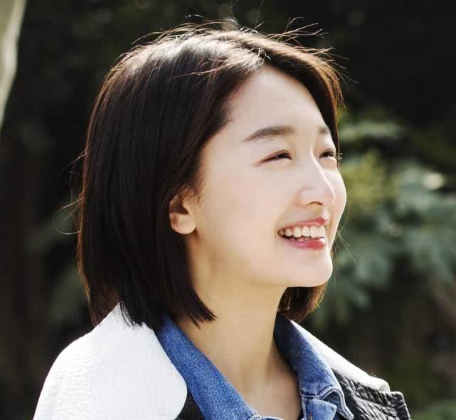 周冬雨拔的是哪颗智齿,周冬雨拔智齿脸肿成了表情包