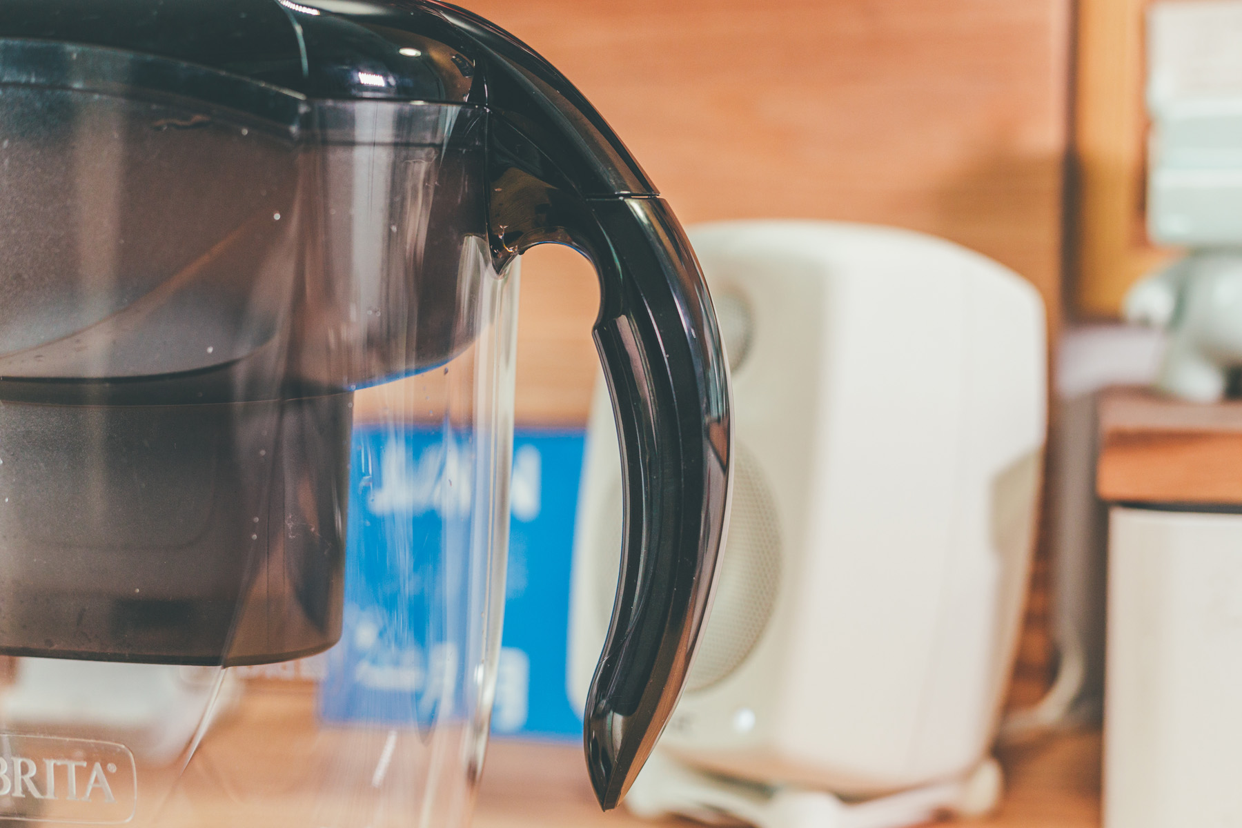 碧然德滤水壶一次最多能倒多少水,每天100升水净水器