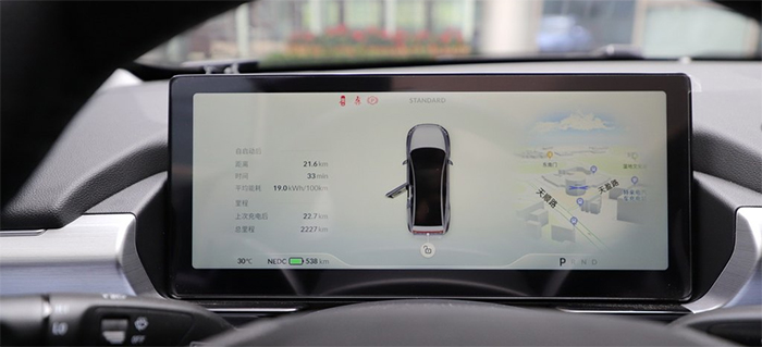 年轻人的第一款车小鹏p5,小鹏p5试驾视频