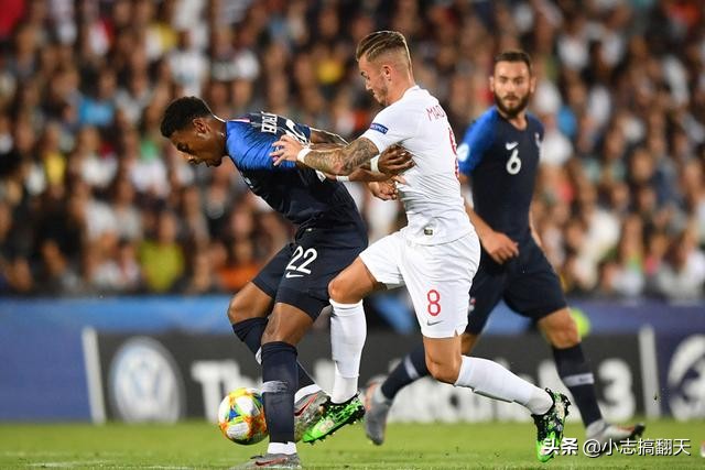 詹姆斯·麦迪逊上脚定制款PUMAONE19.1足球鞋