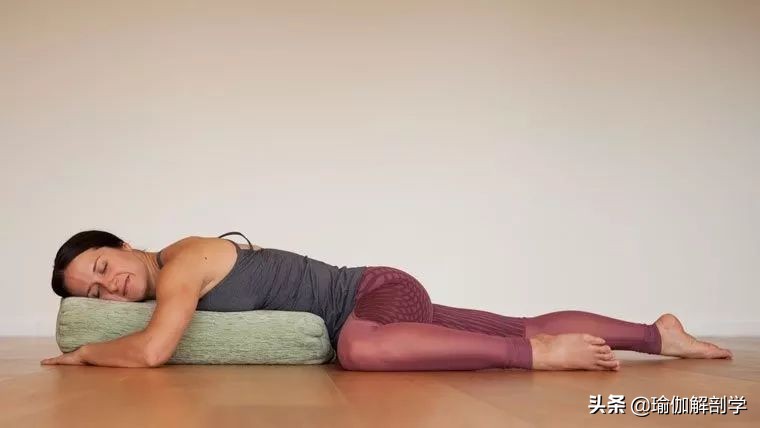 最好的放松体式,10个静心减压训练动作视频