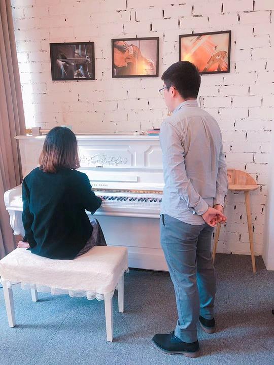 唱歌跑调怎么录制视频,唱歌抢拍怎么找节奏感