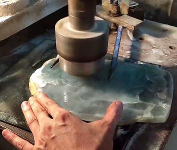 全是裂的沙枣青籽料,全是裂的珠宝