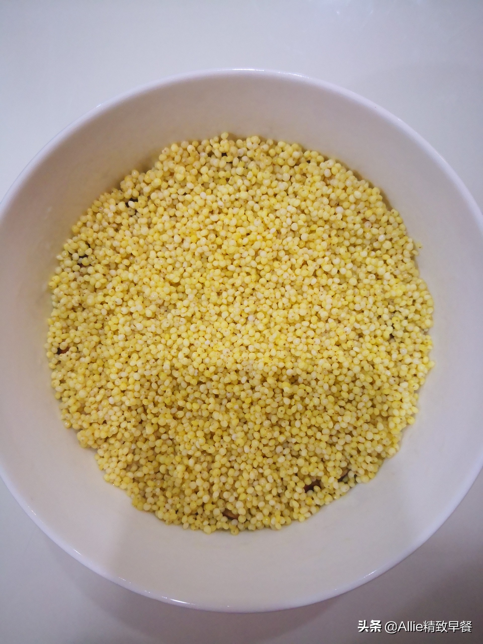 分享一道营养老母鸡汤,营养老母鸡菌汤