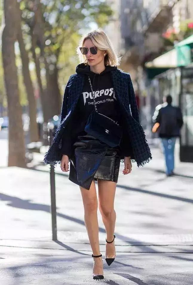 卫衣配什么裙子好看春天,卫衣裙子怎么搭配才好看