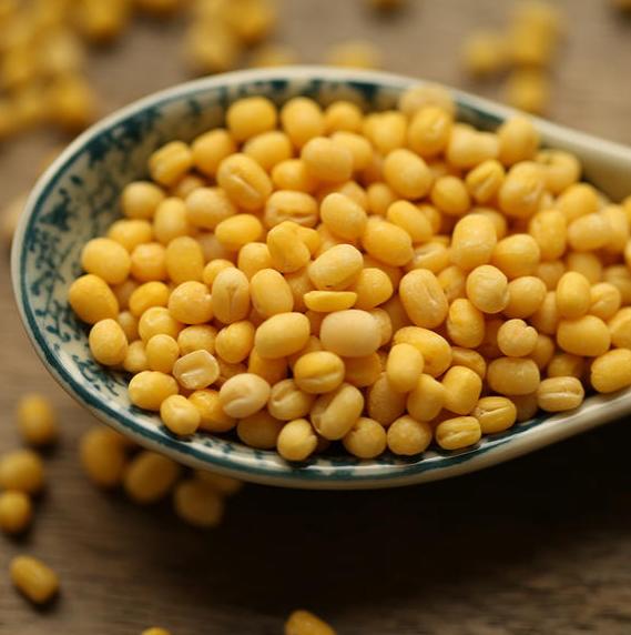 消暑食品绿豆糕，自己在家做，细腻绵软，豆香浓郁，入口即化