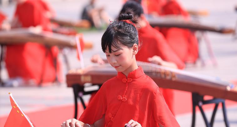 古筝比赛一般用什么古筝,古筝比赛用4000元的古筝弹奏