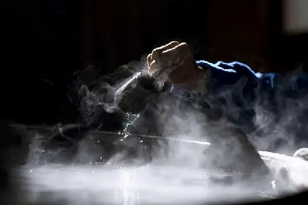 喝了一杯二锅头呛得眼泪流,一杯二锅头呛得眼泪流歌词