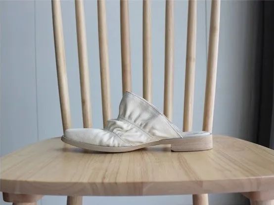 鞋柜留什么鞋子好看又实用,夏天的家薄鞋柜