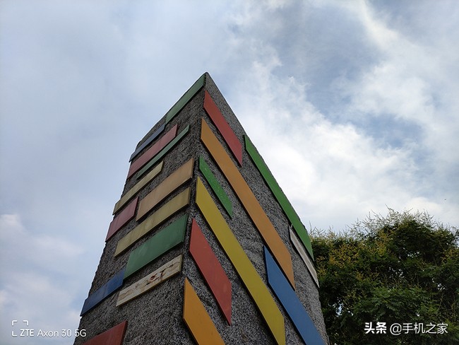 中兴axon30屏下摄像头版评测,中兴axon30与axon30pro区别