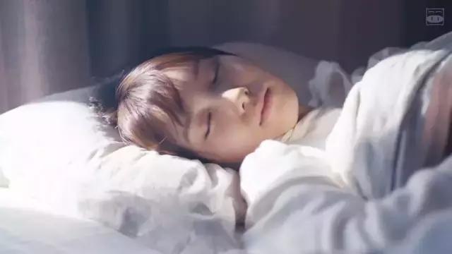 牵牵手、吃吃饭,就能轻松赚钱,岛国少女现在流行做这个活!