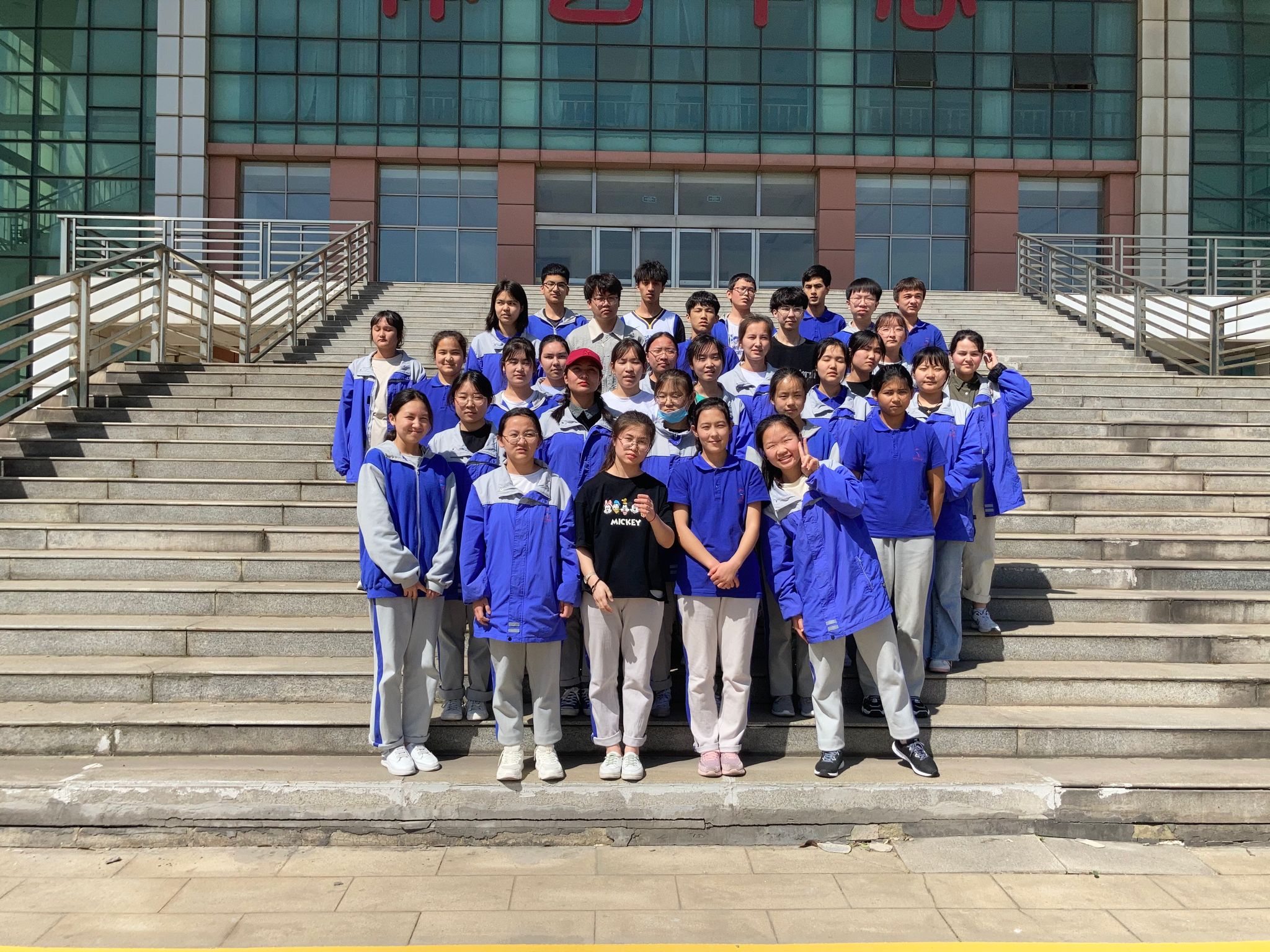 No.280（2021-05-25）争分夺秒疾驰看路有惊无险皮破肉露