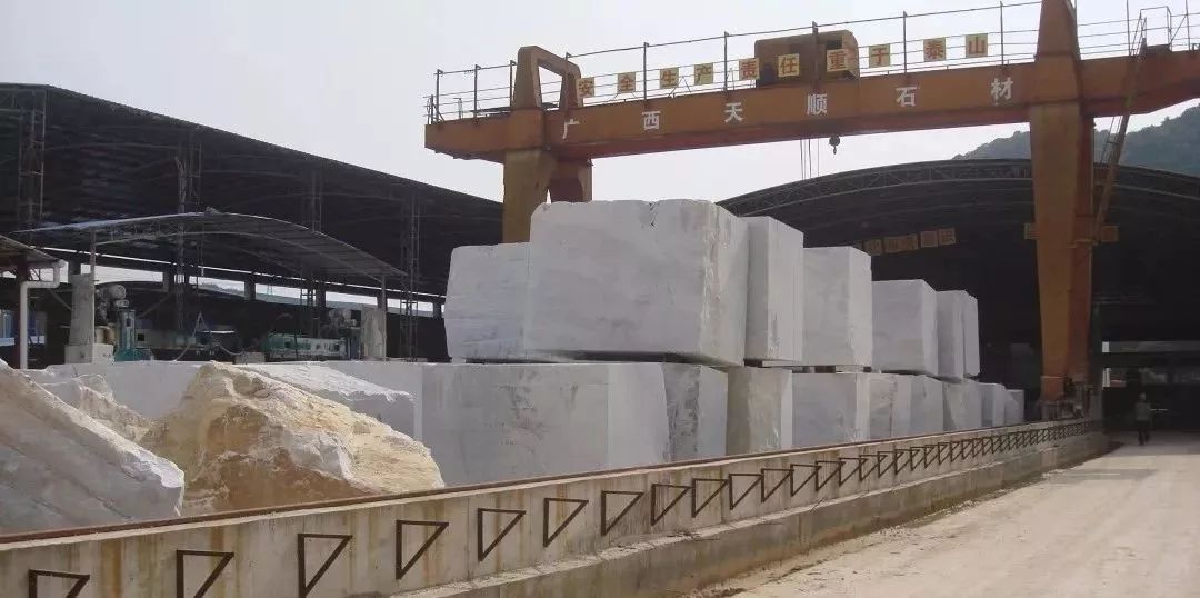 产业｜华南有白玉！贺州天然大理石鞋雕走出广西，走向世界！