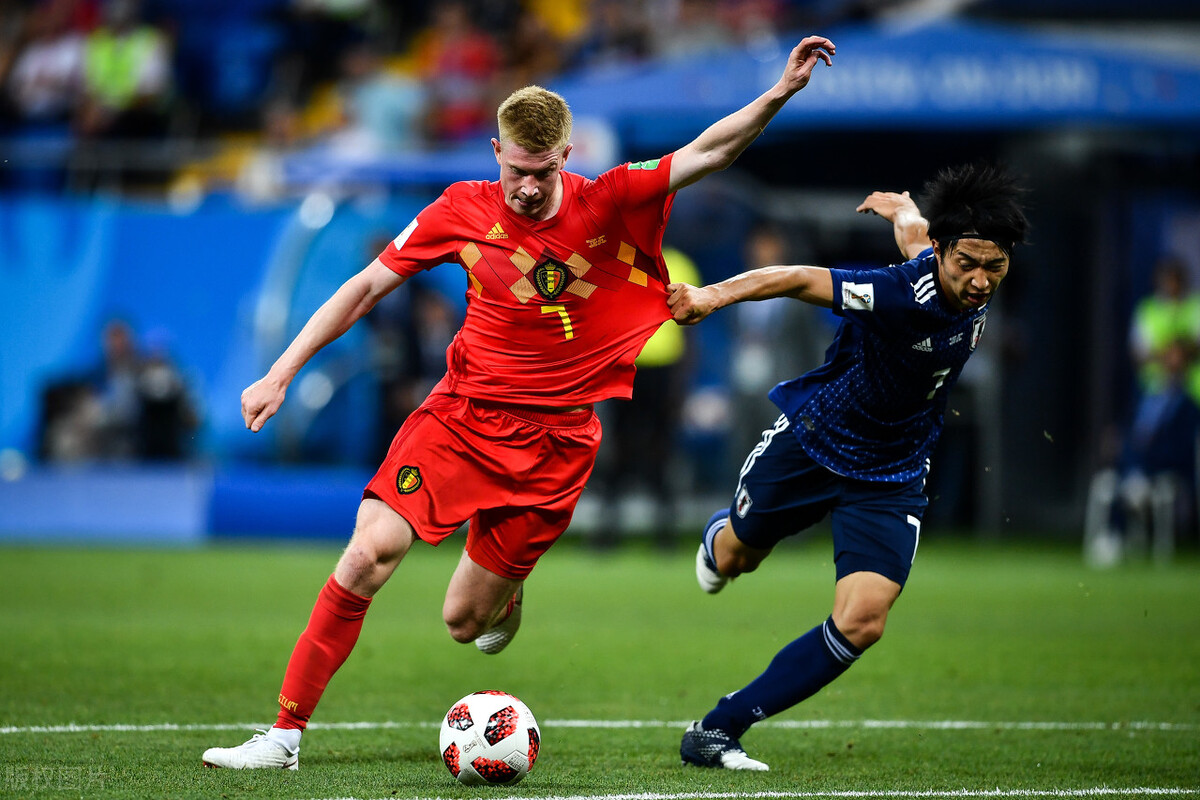 足坛现役前三中场,当今足坛各位置前三人