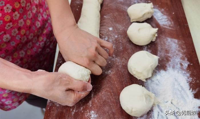蒸馒头只加发酵粉行吗,用酵母怎么蒸馒头好吃又松软