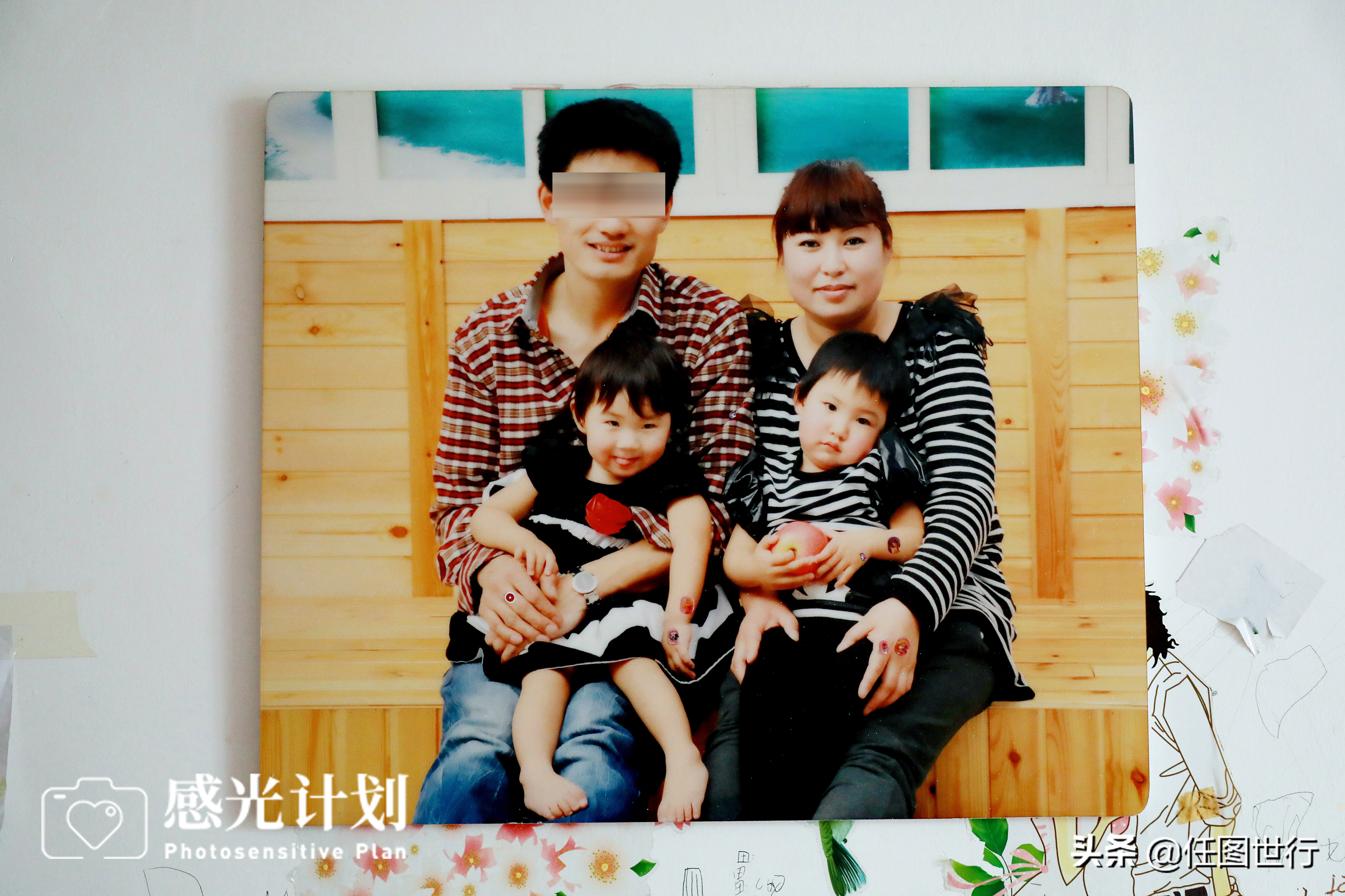 试管婴儿早产患脑炎花60万，爸爸嫌治疗费太贵离婚妈妈地铁口乞讨